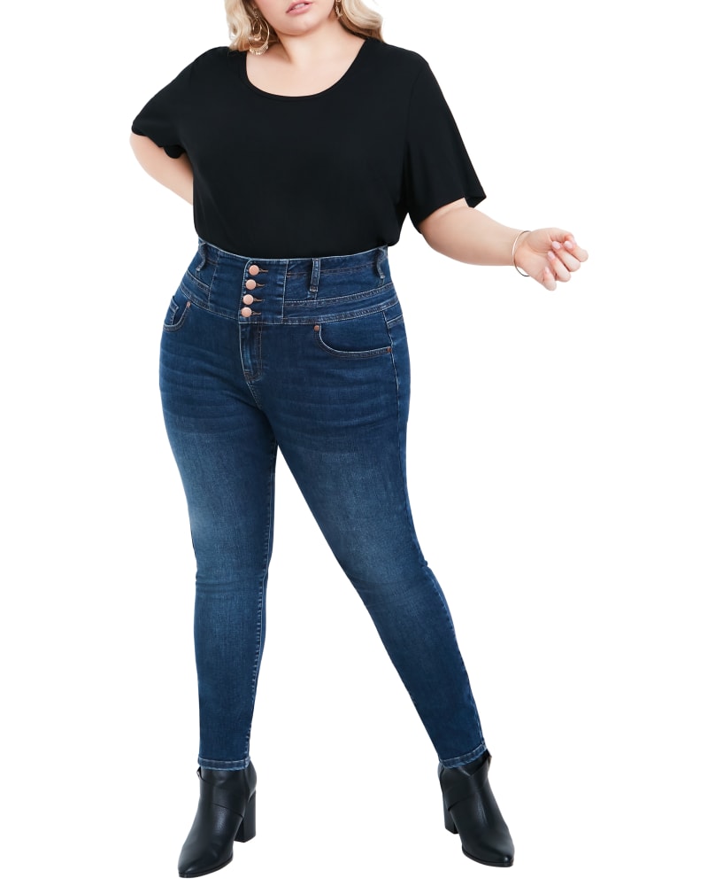 Plus size model wearing  by Aveology | Dia&Co | dia_product_style_image_id:185346
